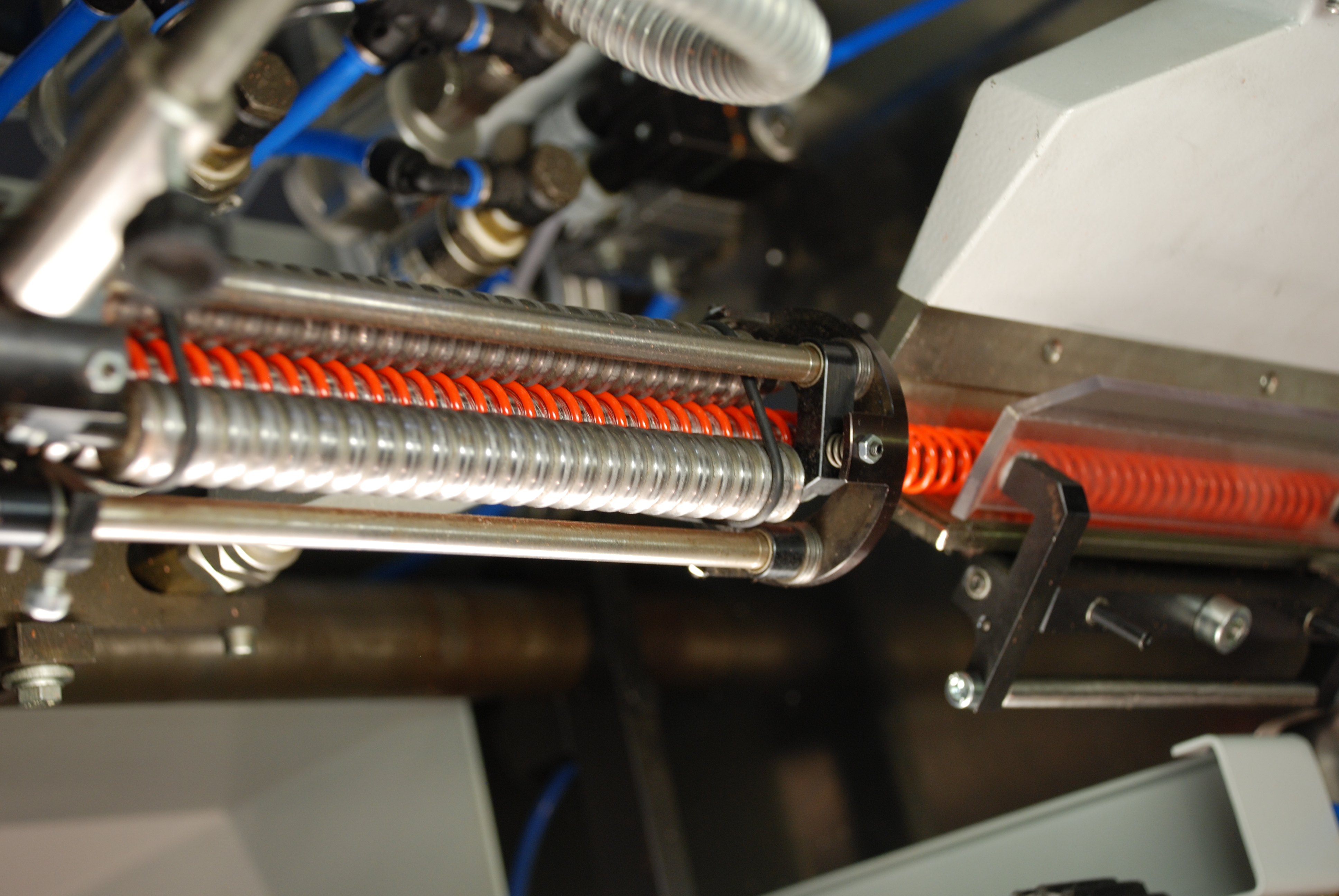 First KuglerWomako automatic plastic spiral binding machine in Brazil